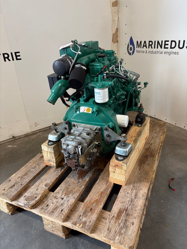 Motore marino Volvo Penta MD2040 con riduttore e cruscotto