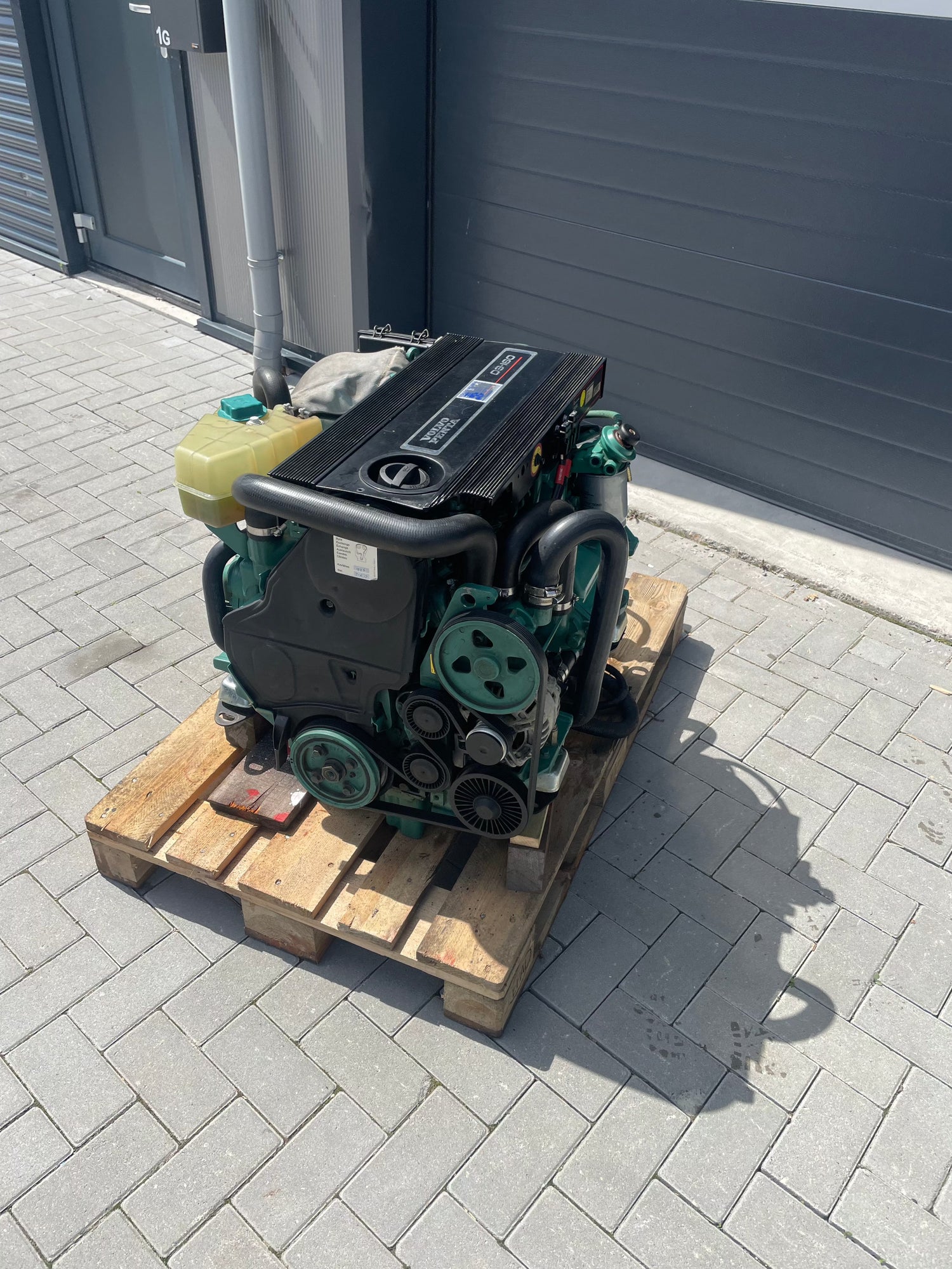 Gebruikte scheepsmotor | Binnenboordmotor gebruikt