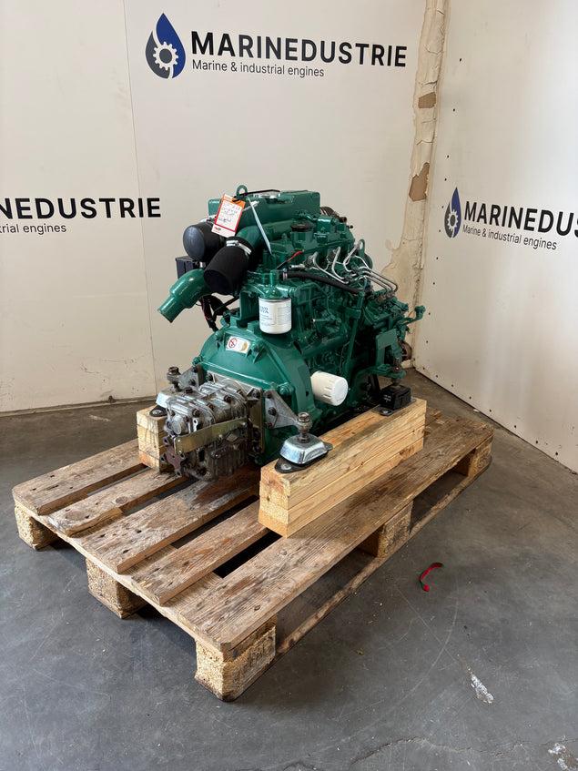 Motore marino Volvo Penta MD2040 con riduttore e cruscotto